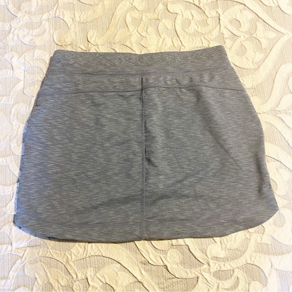 ATHLETA Dark Gray Marled Mini-Skirt with Pockets Size Medium - Picture 6 of 8
